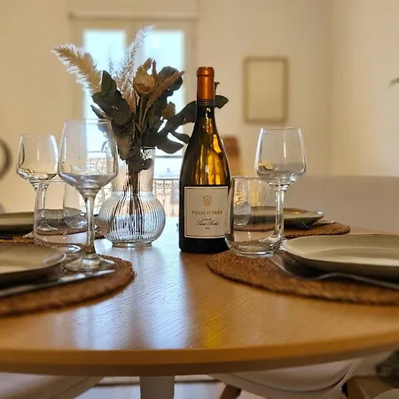 Charming One Bedroom With Panoramic View Апартаменты