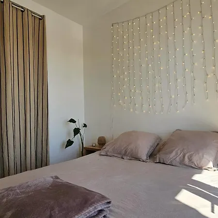 Charming One Bedroom With Panoramic View Апартаменты Сет