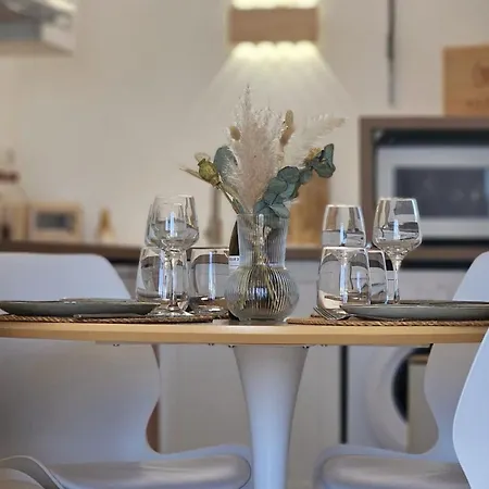 Charming One Bedroom With Panoramic View Сет