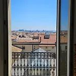 Lägenhet Charming One Bedroom With Panoramic View