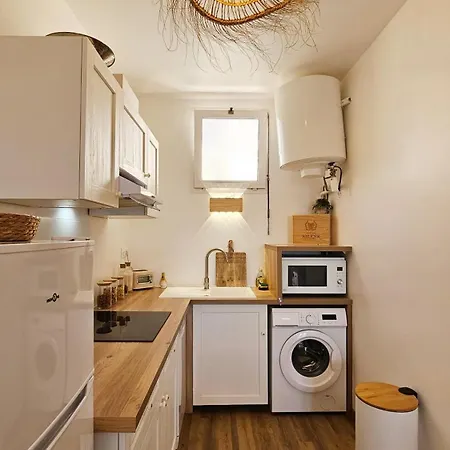 アパート Charming One Bedroom With Panoramic View *