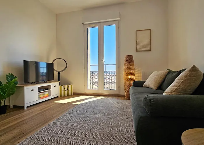 Apartment Charming One Bedroom With Panoramic View *