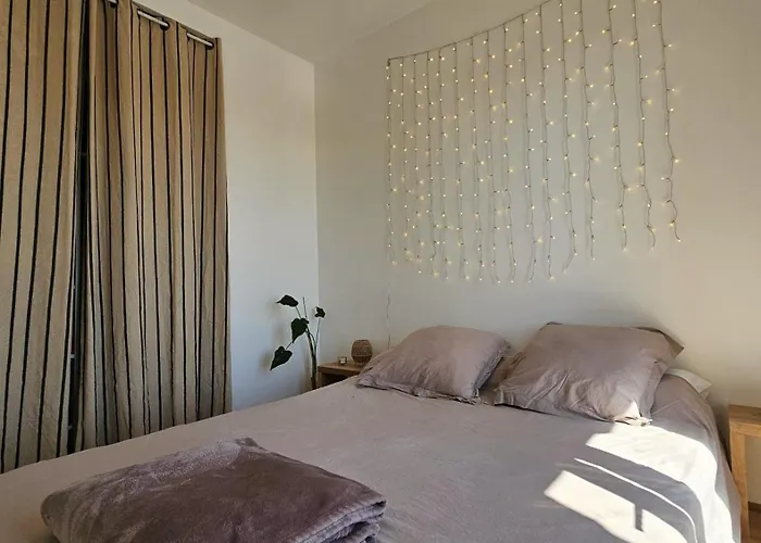Charming One Bedroom With Panoramic View Apartment Sète