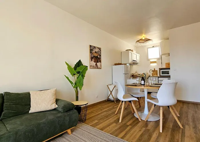 Charming One Bedroom With Panoramic View